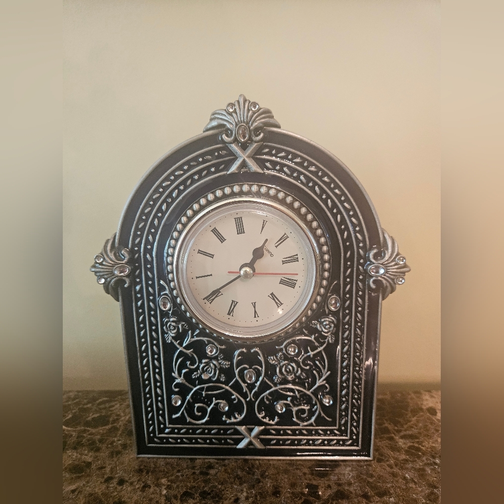 NWT Zubair Ornate Silver and Dark Blue Table Clock